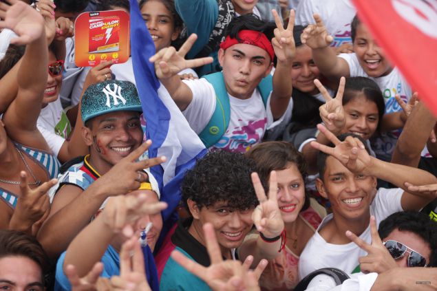 Daniel y Rosario celebran el 37 Aniversario de la Revolución Popular Sandinista
