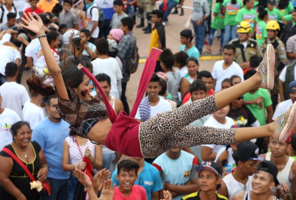 Daniel y Rosario celebran el 37 Aniversario de la Revolución Popular Sandinista