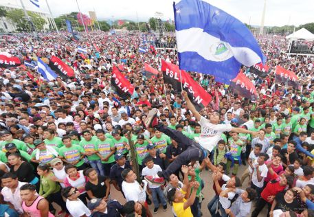 Daniel y Rosario celebran el 37 Aniversario de la Revolución Popular Sandinista