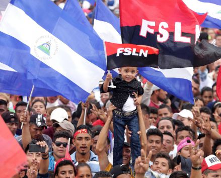 Daniel y Rosario celebran el 37 Aniversario de la Revolución Popular Sandinista