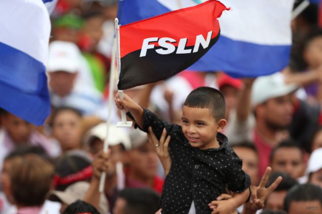 Daniel y Rosario celebran el 37 Aniversario de la Revolución Popular Sandinista