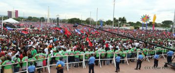 Daniel y Rosario celebran el 37 Aniversario de la Revolución Popular Sandinista