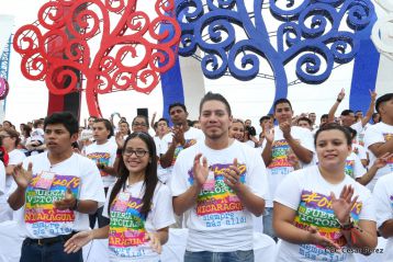 Daniel y Rosario celebran el 37 Aniversario de la Revolución Popular Sandinista