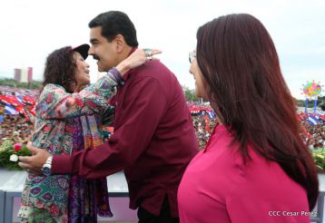 Daniel y Rosario celebran el 37 Aniversario de la Revolución Popular Sandinista