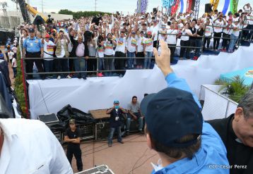 Daniel y Rosario celebran el 37 Aniversario de la Revolución Popular Sandinista