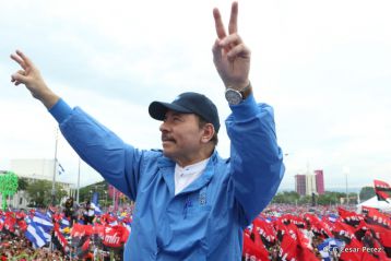 Daniel y Rosario celebran el 37 Aniversario de la Revolución Popular Sandinista