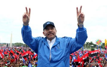 Daniel y Rosario celebran el 37 Aniversario de la Revolución Popular Sandinista