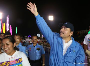 Daniel y Rosario celebran el 37 Aniversario de la Revolución Popular Sandinista