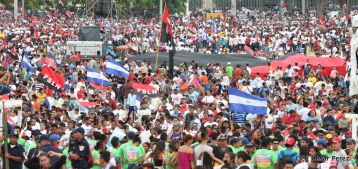 Daniel y Rosario celebran el 37 Aniversario de la Revolución Popular Sandinista