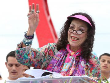 Daniel y Rosario celebran el 37 Aniversario de la Revolución Popular Sandinista