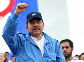 Daniel y Rosario celebran el 37 Aniversario de la Revolución Popular Sandinista