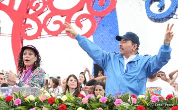 Daniel y Rosario celebran el 37 Aniversario de la Revolución Popular Sandinista