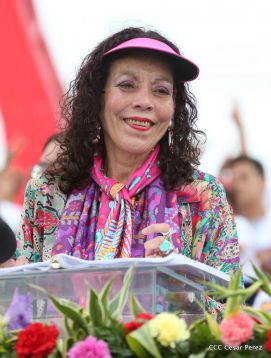 Daniel y Rosario celebran el 37 Aniversario de la Revolución Popular Sandinista