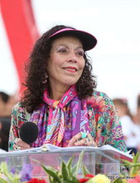 Daniel y Rosario celebran el 37 Aniversario de la Revolución Popular Sandinista