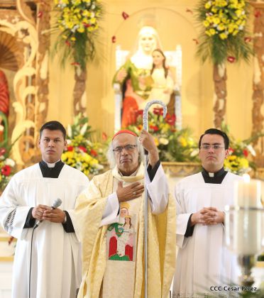 Cardenal Brenes oficia Misa en honor a Santa Ana
