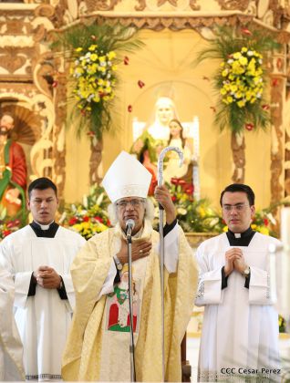Cardenal Brenes oficia Misa en honor a Santa Ana