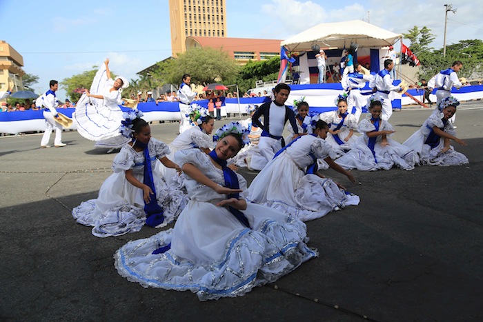 Inician Desfiles Patrios 2013