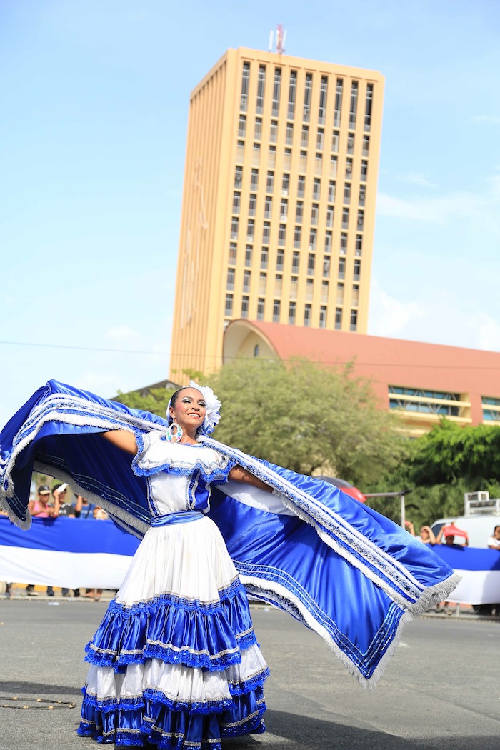 Inician Desfiles Patrios 2013