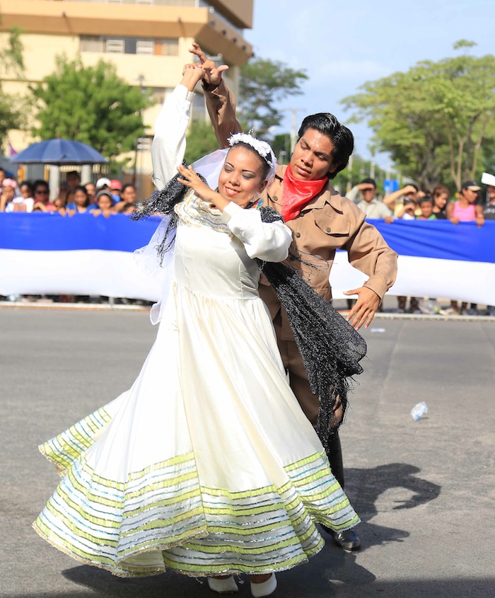 Inician Desfiles Patrios 2013