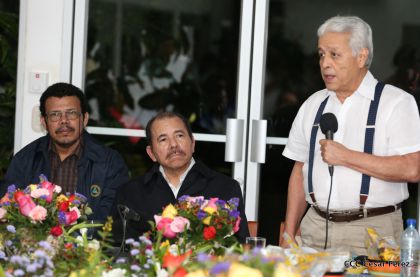 Presidente Daniel abandera a atletas nicaragüenses que participarán en Juegos Olímpicos y Paralímpicos Río 2016