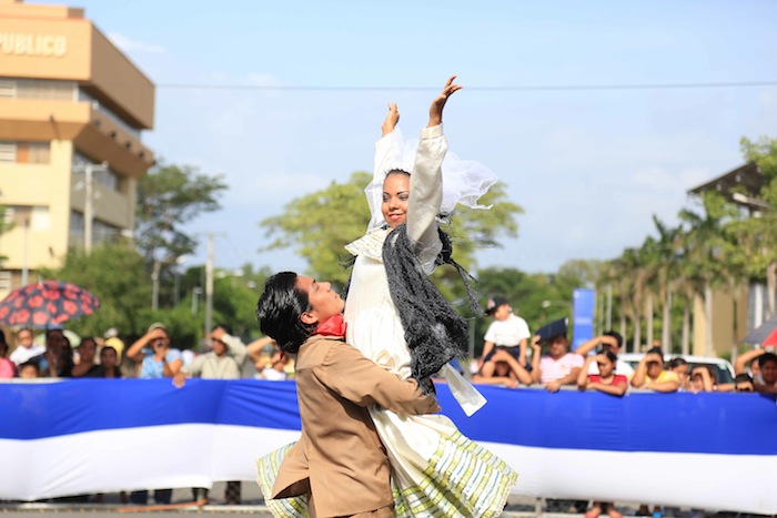 Inician Desfiles Patrios 2013