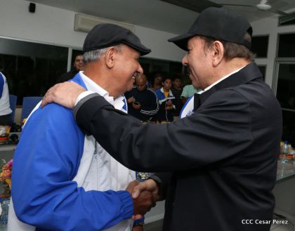 Presidente Daniel abandera a atletas nicaragüenses que participarán en Juegos Olímpicos y Paralímpicos Río 2016