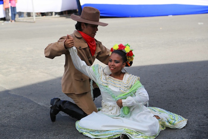 Inician Desfiles Patrios 2013