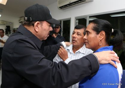 Presidente Daniel abandera a atletas nicaragüenses que participarán en Juegos Olímpicos y Paralímpicos Río 2016