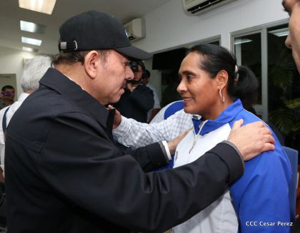 Presidente Daniel abandera a atletas nicaragüenses que participarán en Juegos Olímpicos y Paralímpicos Río 2016