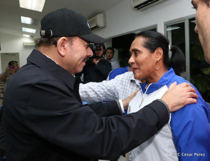 Presidente Daniel abandera a atletas nicaragüenses que participarán en Juegos Olímpicos y Paralímpicos Río 2016