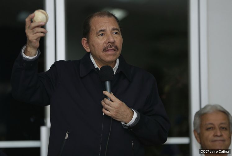 Presidente Daniel abandera a atletas nicaragüenses que participarán en Juegos Olímpicos y Paralímpicos Río 2016