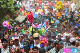 Miles acompañan a Santo Domingo en su recorrido por Managua