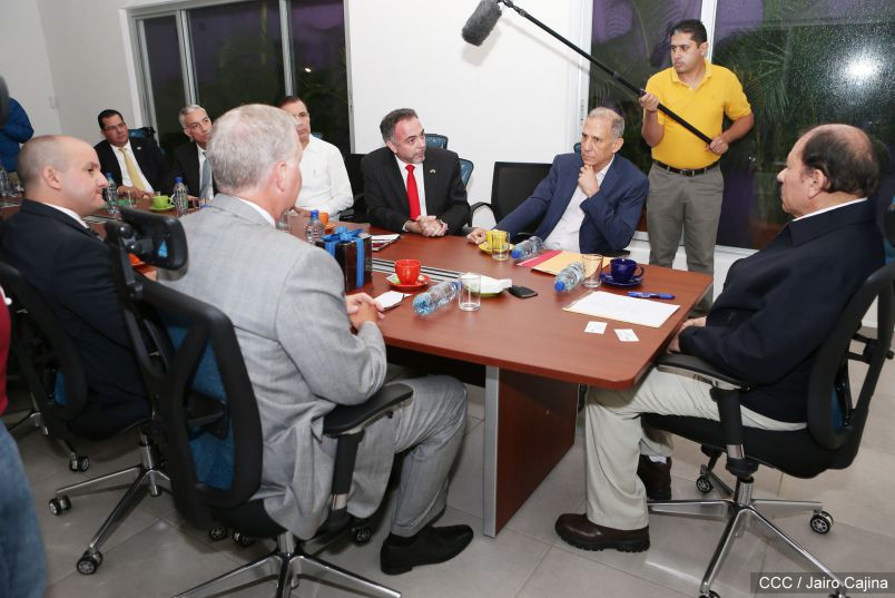 Presidente Daniel se reúne con miembros de Cargill y AMCHAM