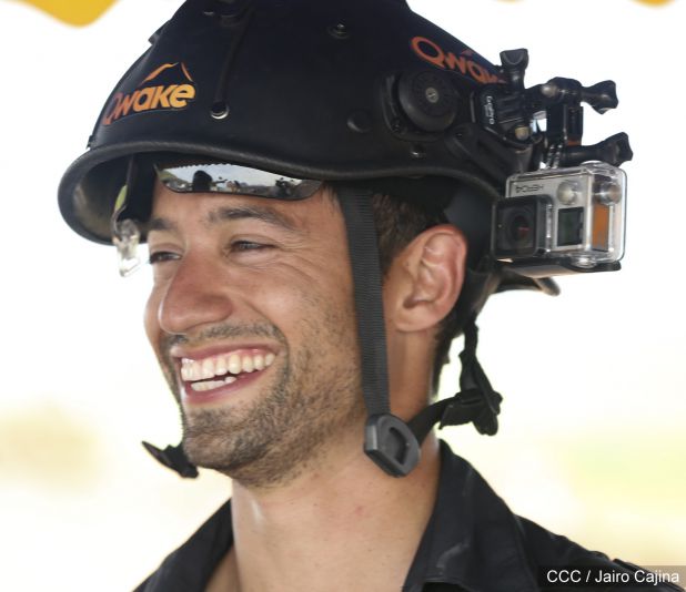 Sam Cossman y su equipo descienden a la zona cero en el Lago de Lava del Volcán Masaya