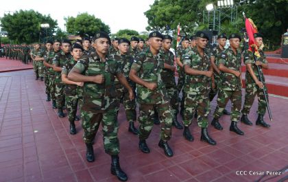 Daniel y Rosario participan del 36 Aniversario de la Fuerza Naval