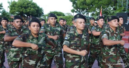 Daniel y Rosario participan del 36 Aniversario de la Fuerza Naval