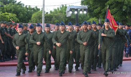 Daniel y Rosario participan del 36 Aniversario de la Fuerza Naval