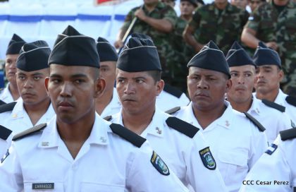 Daniel y Rosario participan del 36 Aniversario de la Fuerza Naval