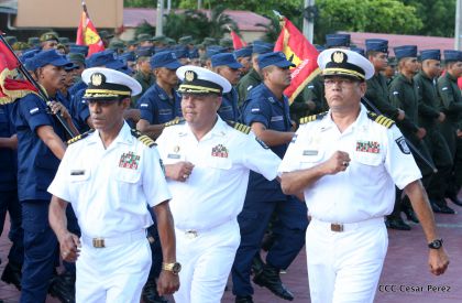 Daniel y Rosario participan del 36 Aniversario de la Fuerza Naval