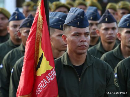 Daniel y Rosario participan del 36 Aniversario de la Fuerza Naval