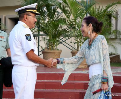 Daniel y Rosario participan del 36 Aniversario de la Fuerza Naval