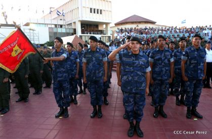 Daniel y Rosario participan del 36 Aniversario de la Fuerza Naval
