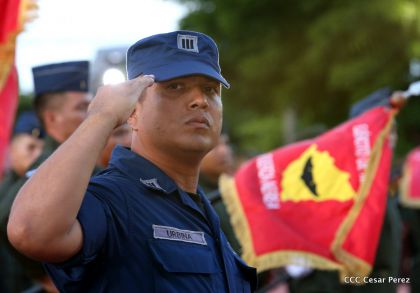 Daniel y Rosario participan del 36 Aniversario de la Fuerza Naval