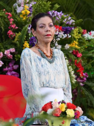 Daniel y Rosario participan del 36 Aniversario de la Fuerza Naval