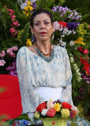 Daniel y Rosario participan del 36 Aniversario de la Fuerza Naval