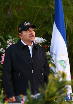 Daniel y Rosario participan del 36 Aniversario de la Fuerza Naval