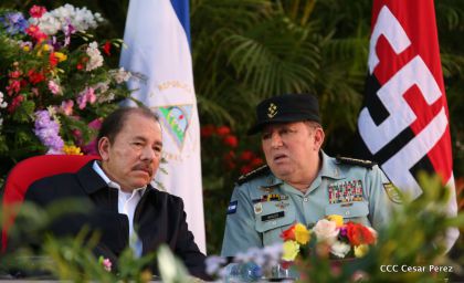 Daniel y Rosario participan del 36 Aniversario de la Fuerza Naval