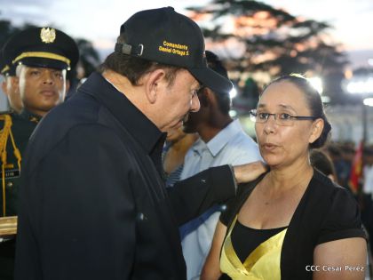 Daniel y Rosario participan del 36 Aniversario de la Fuerza Naval