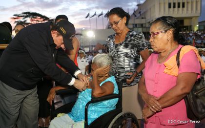 Daniel y Rosario participan del 36 Aniversario de la Fuerza Naval