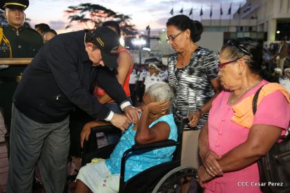 Daniel y Rosario participan del 36 Aniversario de la Fuerza Naval
